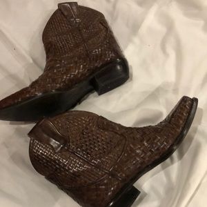 Enzo Angiolini brown woven leather bootie